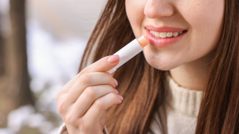 cara mengatasi bibir pecah pecah